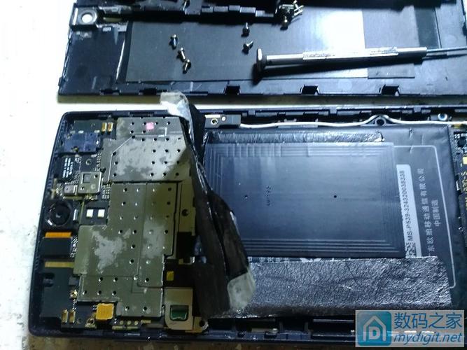 oppox907后盖拆卸方法/oppox909t手机拆机教程视频  第1张