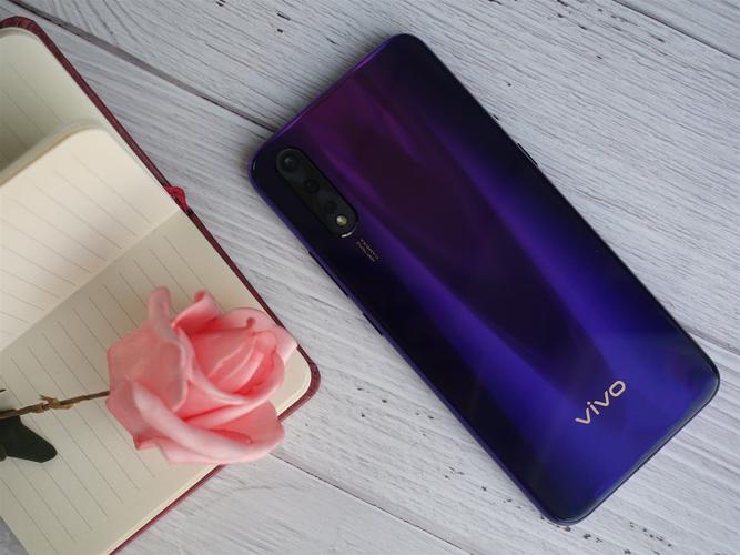 vivoz5和s5哪个好_vivoz5和s5哪个更值得买  第1张