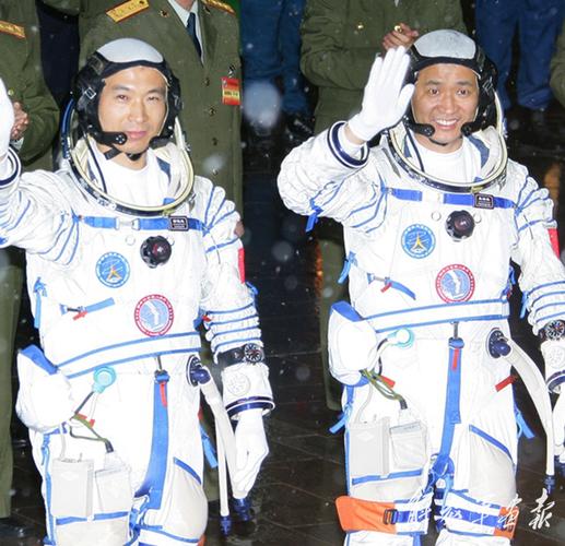神舟六号是几几年发射的?神舟6号是在哪一年发射的?  第1张