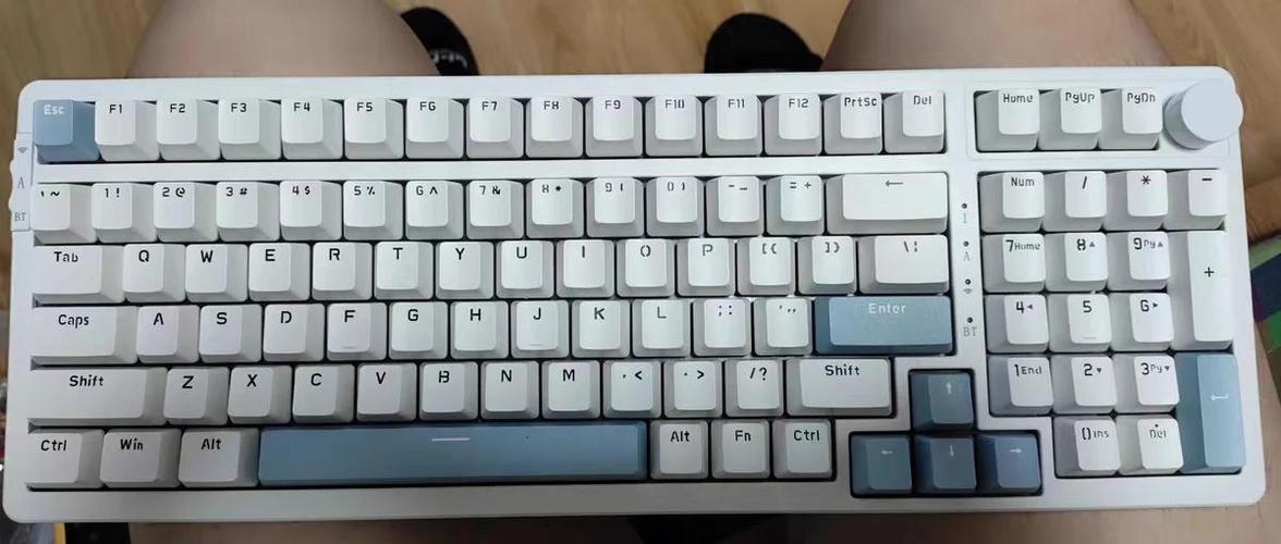 黑轴键盘很难按吗 - 黑轴键盘很难按吗怎么办  第1张