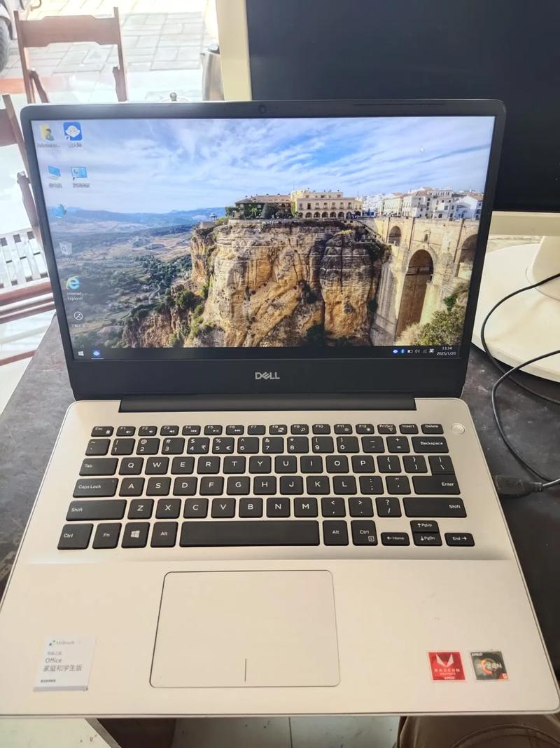 戴尔电脑家庭和学生版多少钱?戴尔windows10家庭版笔记本多少钱?  第1张
